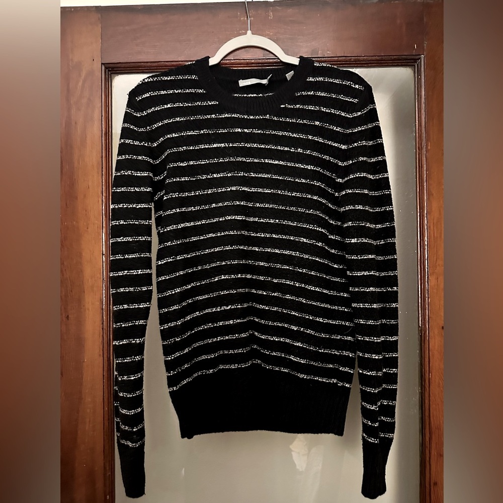 Vince Size XS black striped sweater